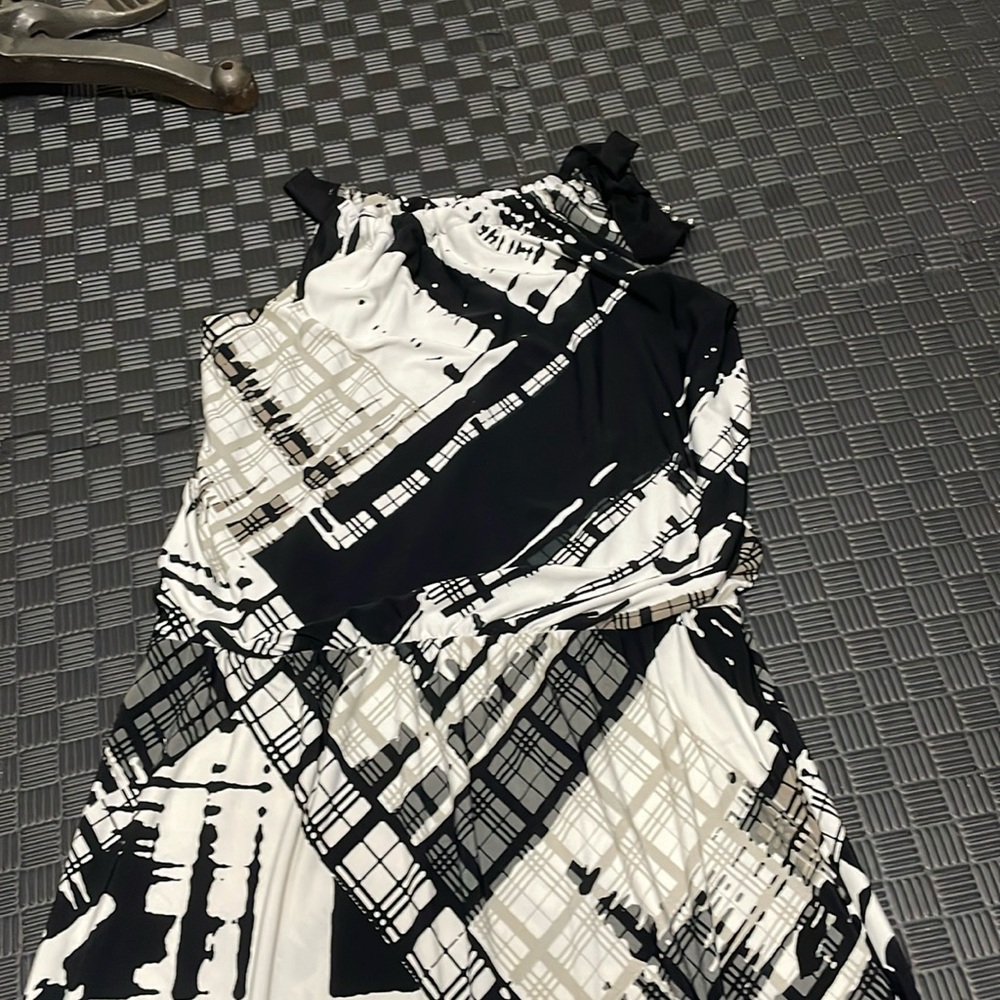 Alfani maxi dress in black, white, beige patterned size extra small XS